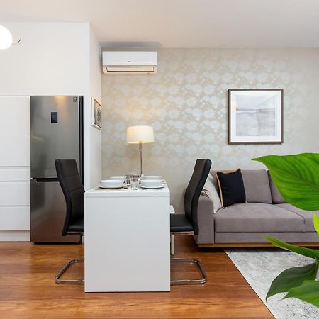 Royal City Center Mennica Residence By Noclegi Renters วอร์ซอ ภายนอก รูปภาพ