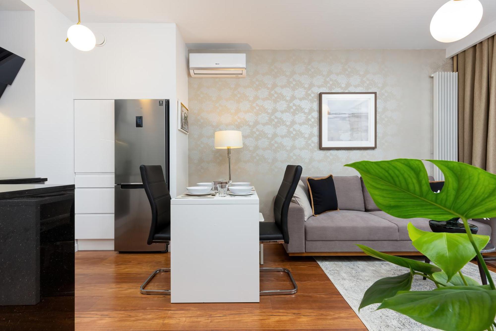 Royal City Center Mennica Residence By Noclegi Renters วอร์ซอ ภายนอก รูปภาพ